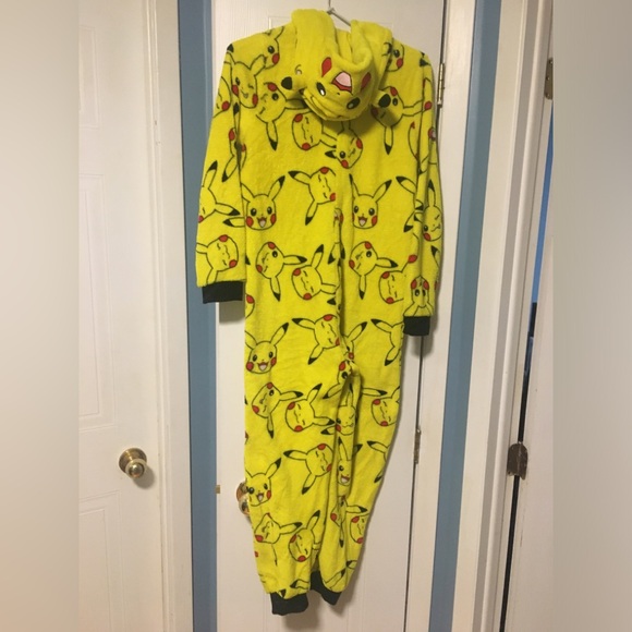Boys Pikachu zip up pyjama - Picture 2 of 2